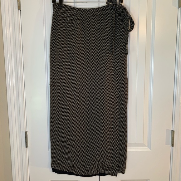 Banana Republic Black Cream Wraparound Maxi Skirt